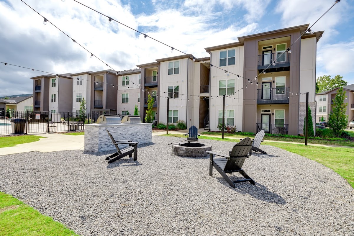 The Views at Chase Creek apartments in Huntsville, AL