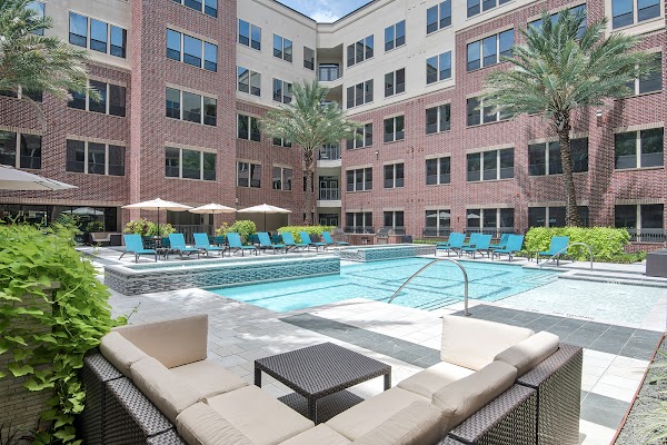Midtown on the Rail apartments in Houston, TX