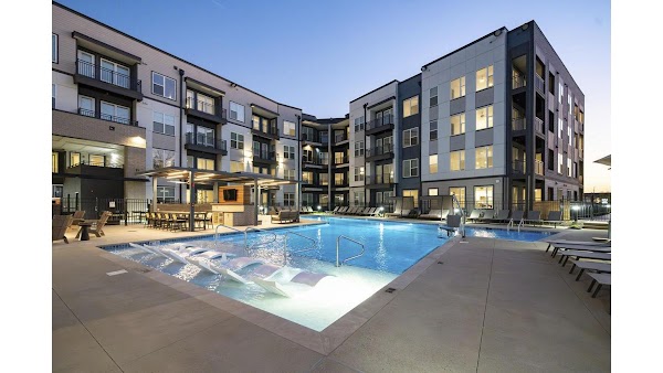 The Hickory at Indian Lake Village apartments in Hendersonville, TN