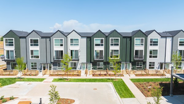 Lupine Longmont apartments in Longmont, CO