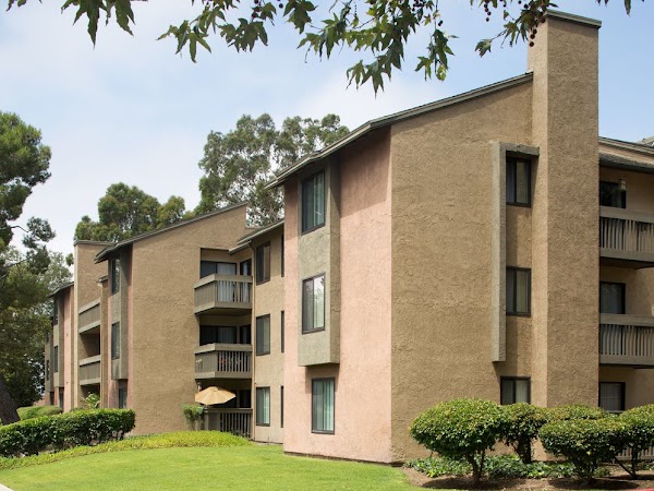 eaves Lake Forest apartments in Lake Forest, CA