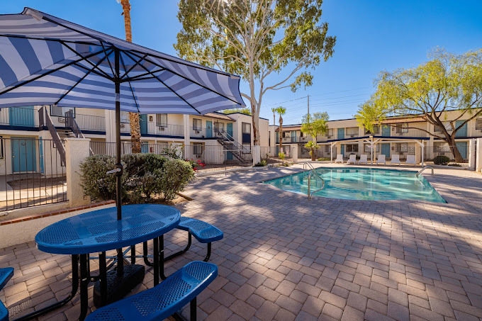 The Crossings on Grande apartments in Tucson, AZ