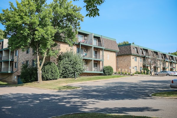 Glen Pond apartments in Eagan, MN