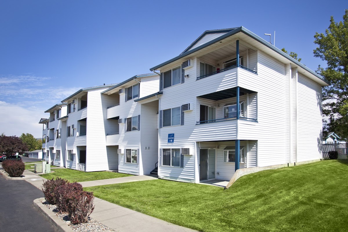 The Villages on 4th and Sullivan apartments in Spokane Valley, WA