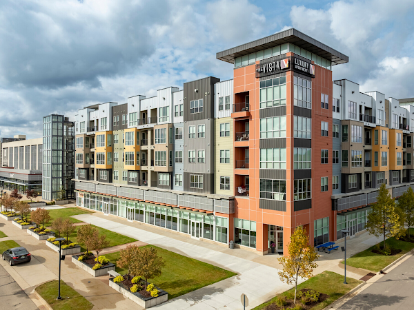 The Vista at the Heights apartments in Lansing, MI