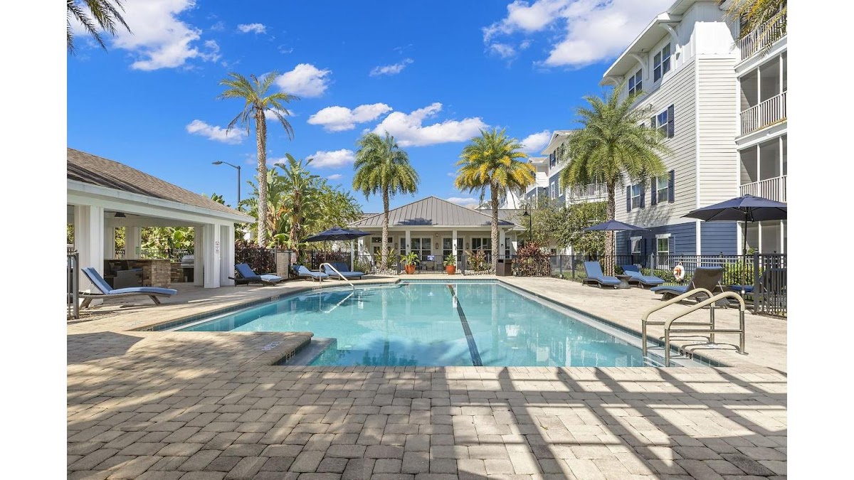 Album Monterey Pointe apartments in Kissimmee, FL