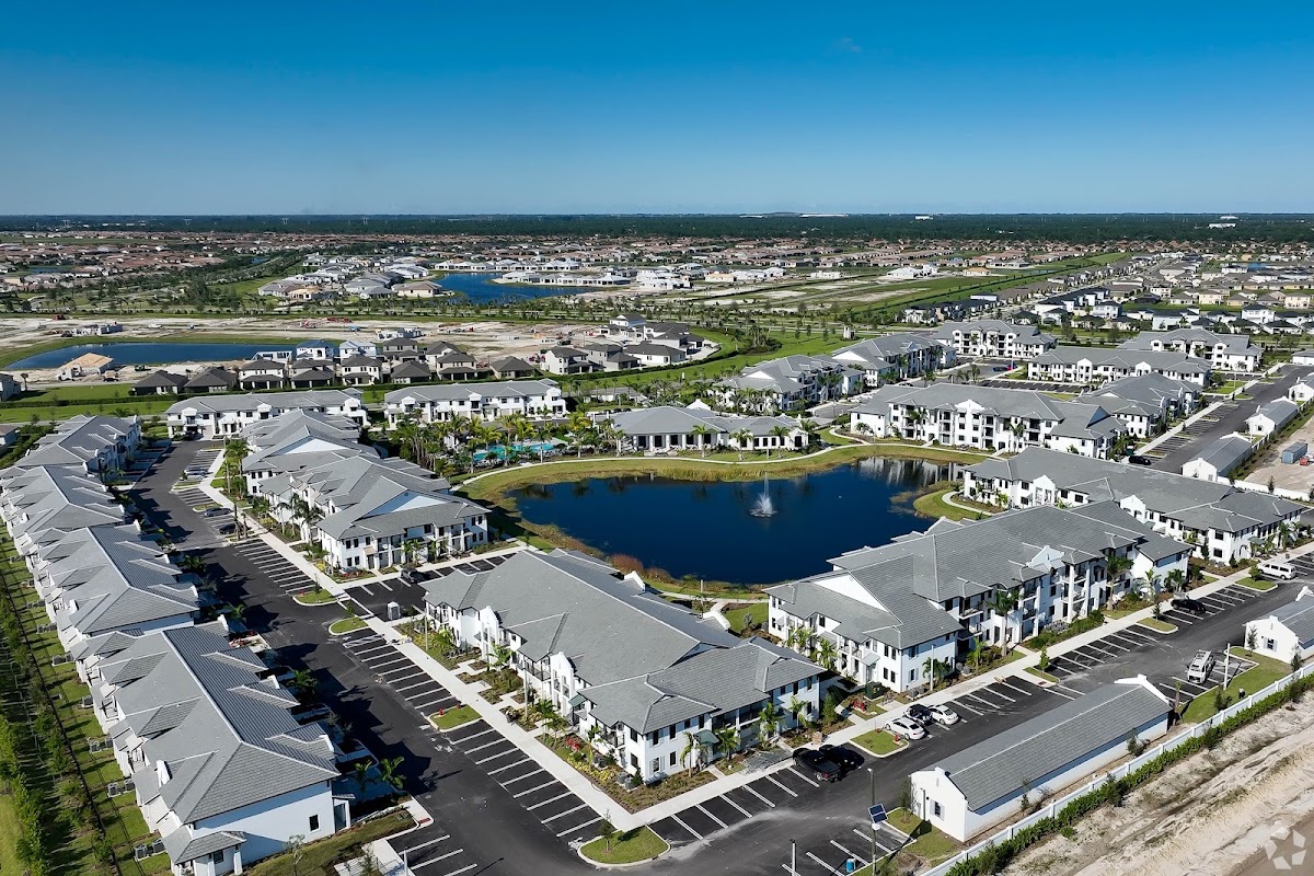 Alton Central Park apartments in Port St Lucie, FL
