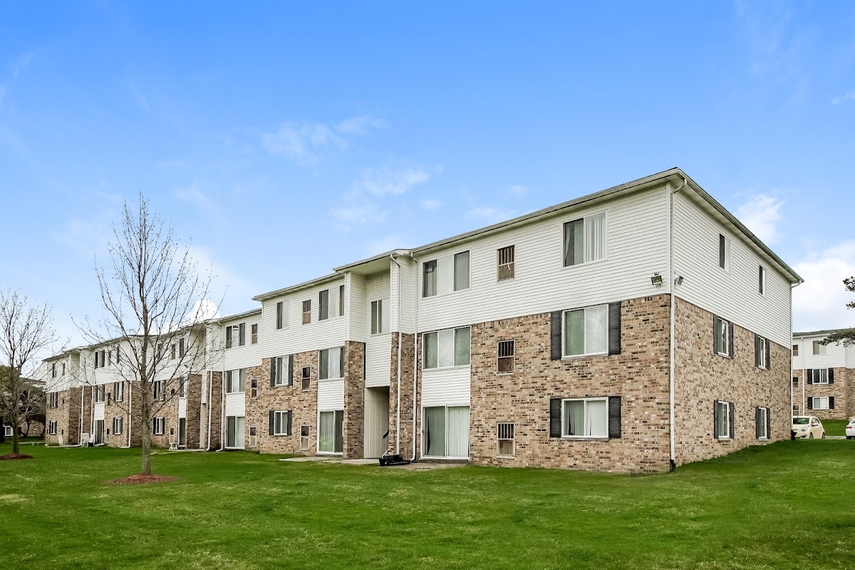 Residences at Grand Blanc apartments in Flint, MI