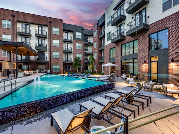 Lenox Cooper apartments in Arlington, TX