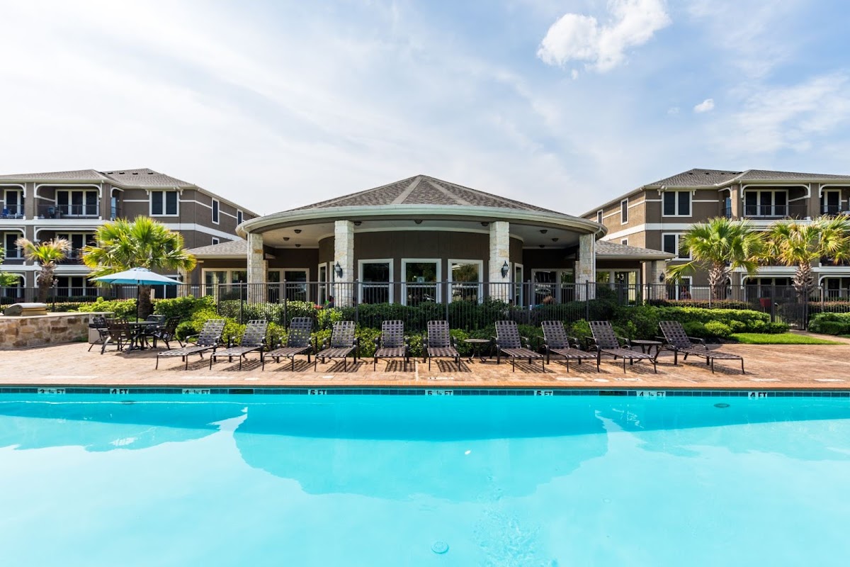 Marquis at the Cascades apartments in Tyler, TX