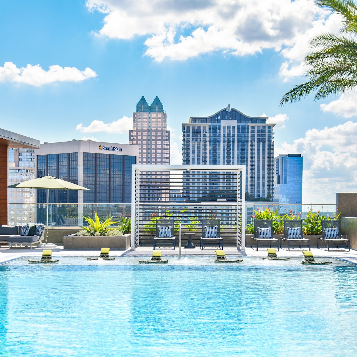 MAA Robinson apartments in Orlando, FL