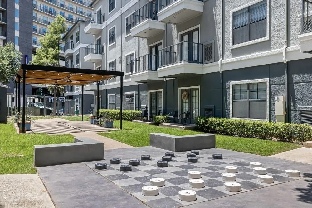 Marquis at Texas Street apartments in Dallas, TX