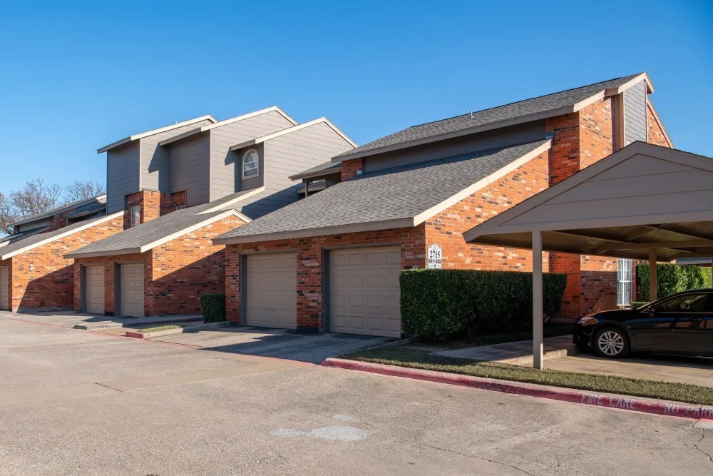 Copper Chase apartments in Arlington, TX