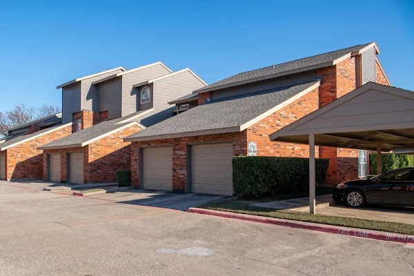 Copper Chase apartments in Arlington, TX