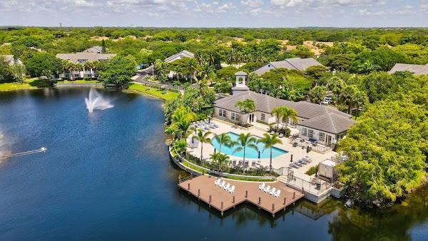 St. Tropez Luxury Townhomes & Villas apartments in Sunrise, FL