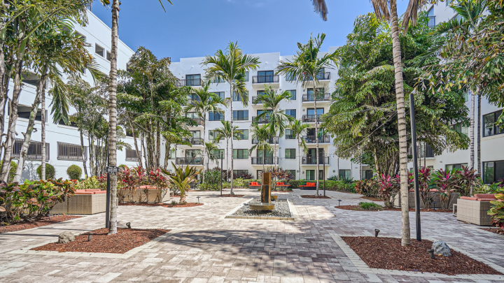 500 Ocean apartments in Boynton Beach, FL