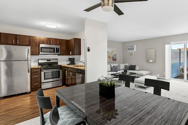 ReNew on Naper apartments in Naperville, IL