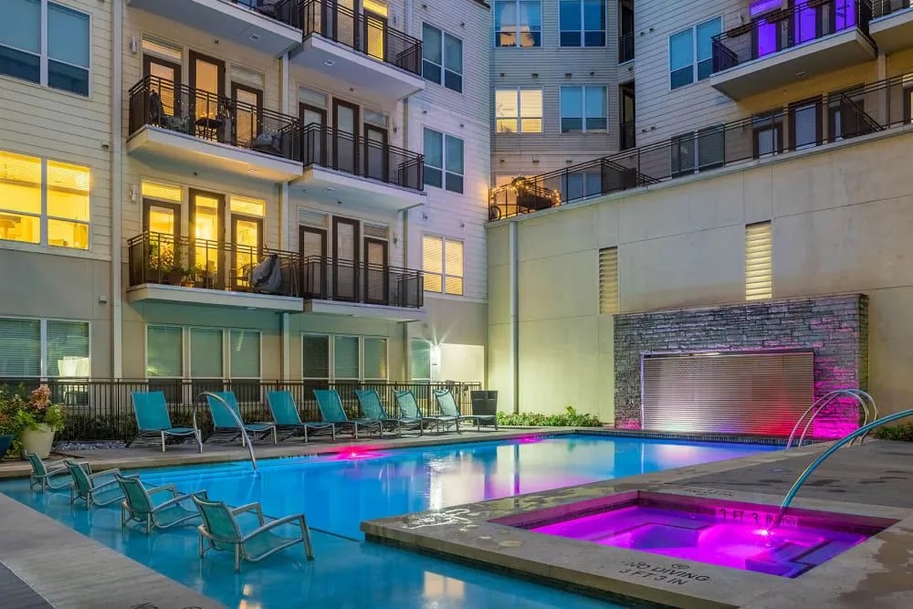 The Marq on West 7th apartments in Fort Worth, TX