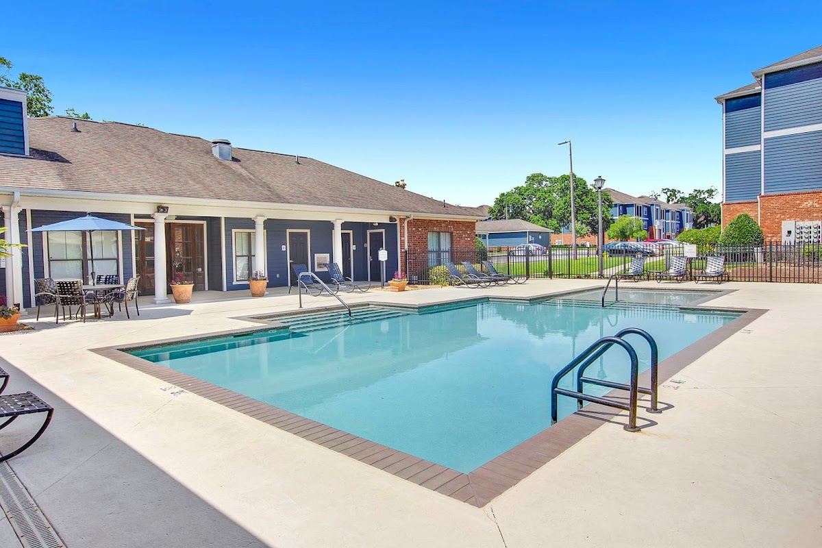 Village at Midtown apartments in Mobile, AL
