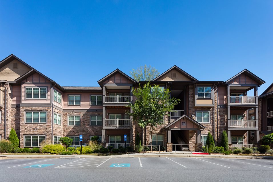 The Oaks at Johns Creek apartments in Johns Creek, GA
