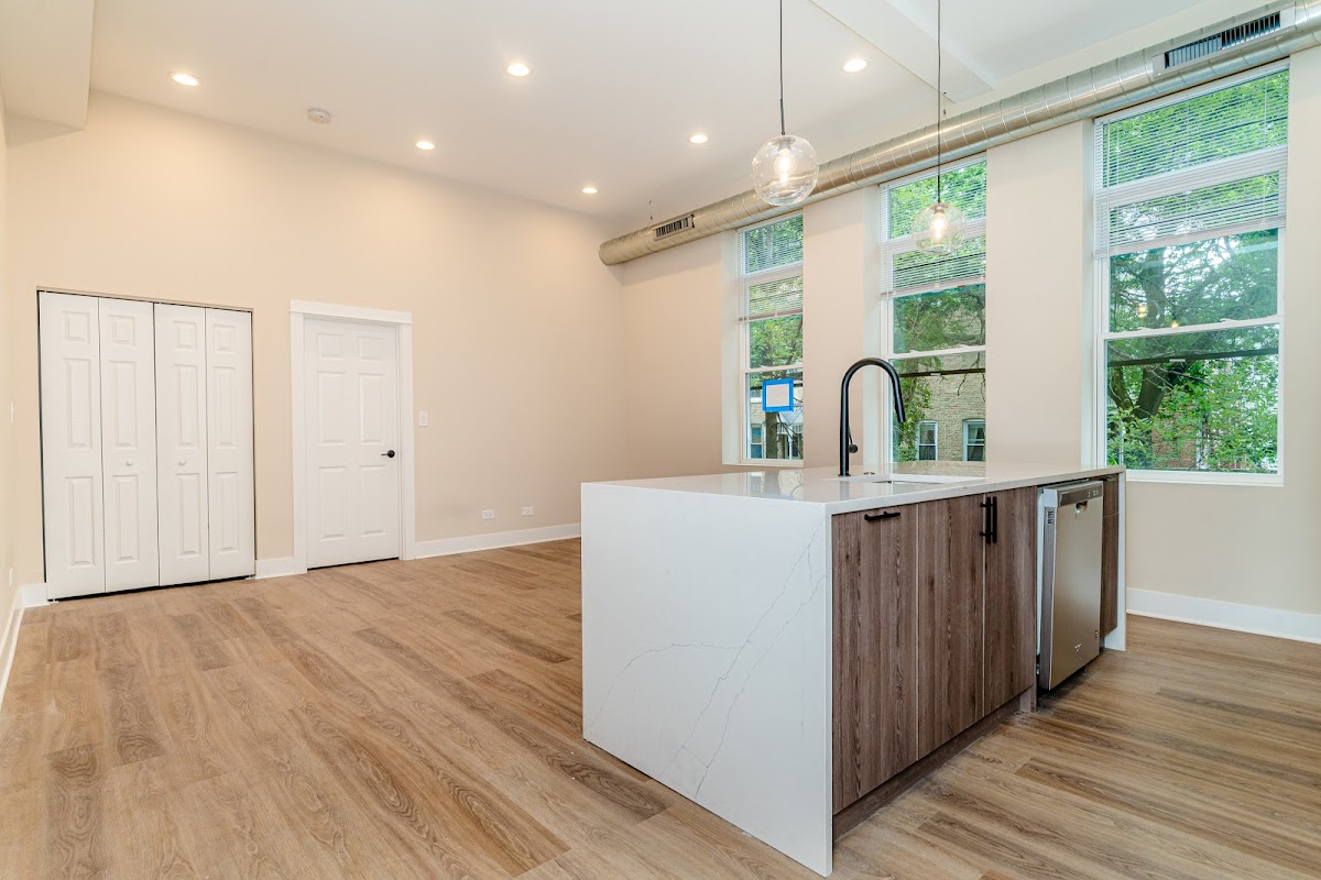 Honore Properties apartments in Chicago, IL