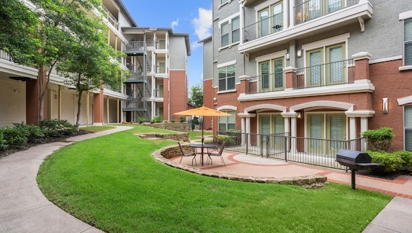 Olympus Las Colinas apartments in Irving, TX