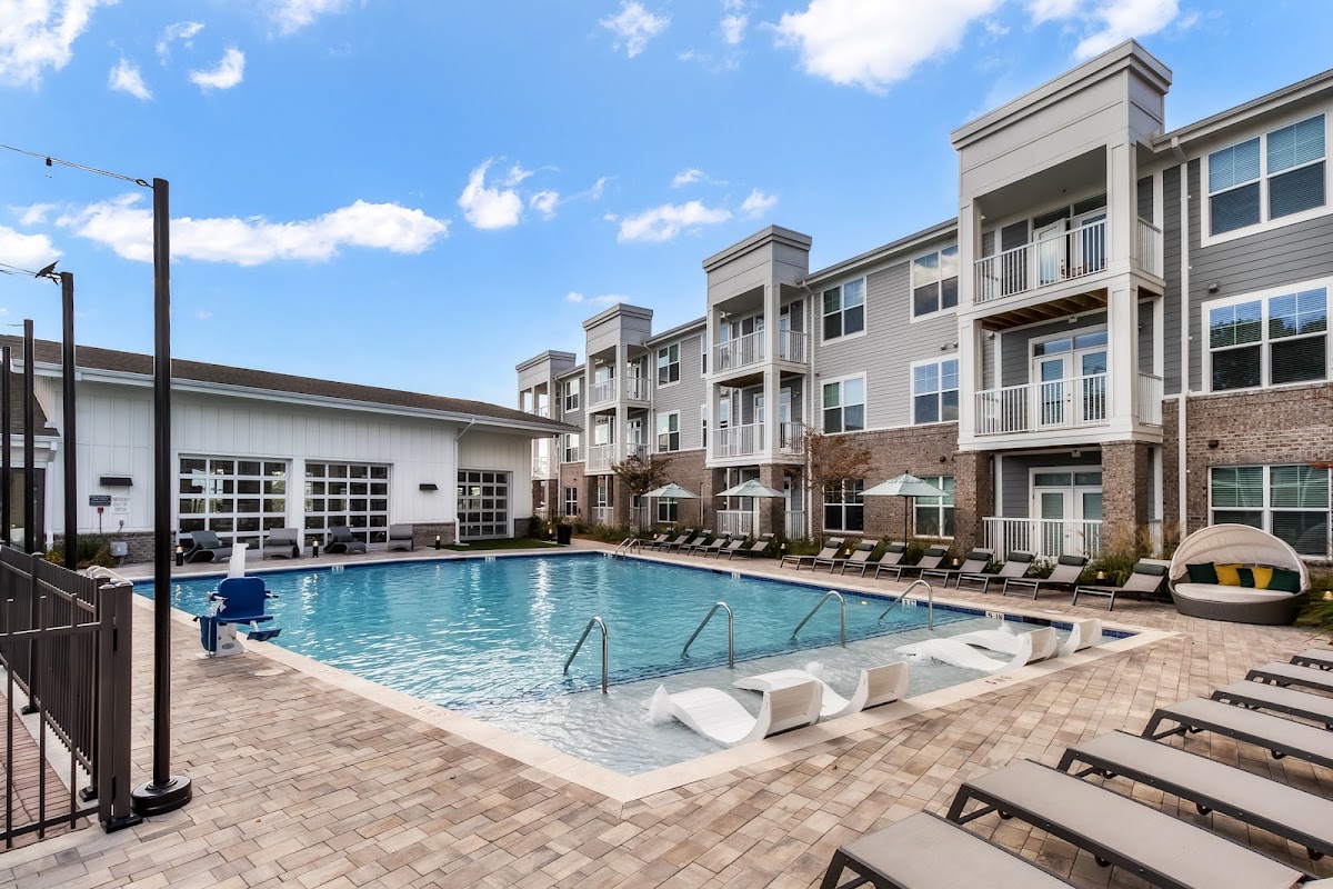 The Emmett on Montague apartments in North Charleston, SC