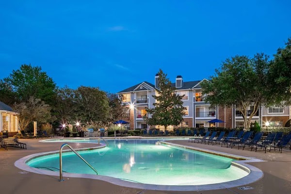 Marquis Carmel Valley apartments in Charlotte, NC
