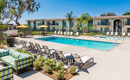 Sunterra apartments in Vista, CA