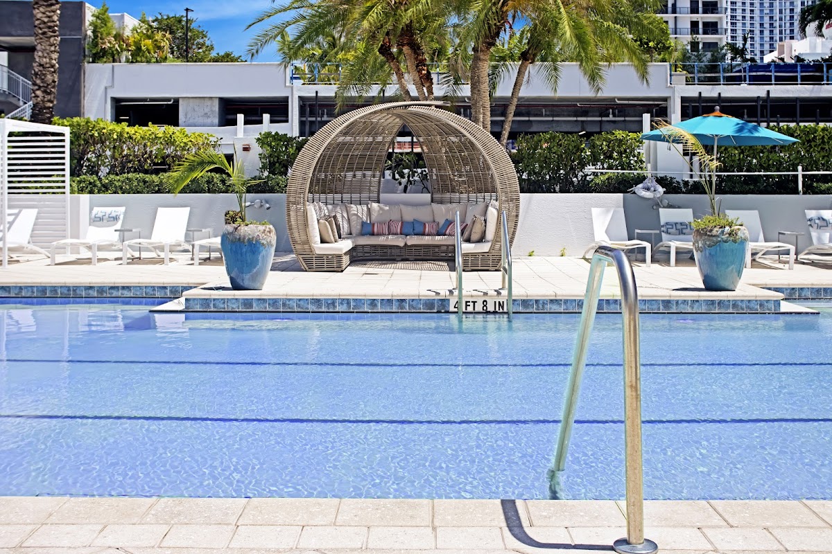 Miro Brickell apartments in Miami, FL