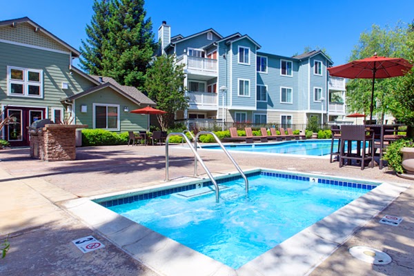 Amador Village apartments in Hayward, CA