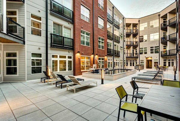 Attain Downtown apartments in Norfolk, VA