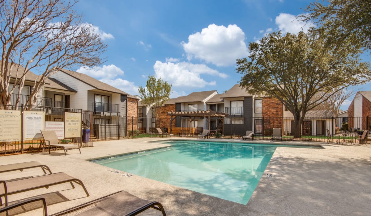 Holbrook Apartment Homes apartments in Dallas, TX