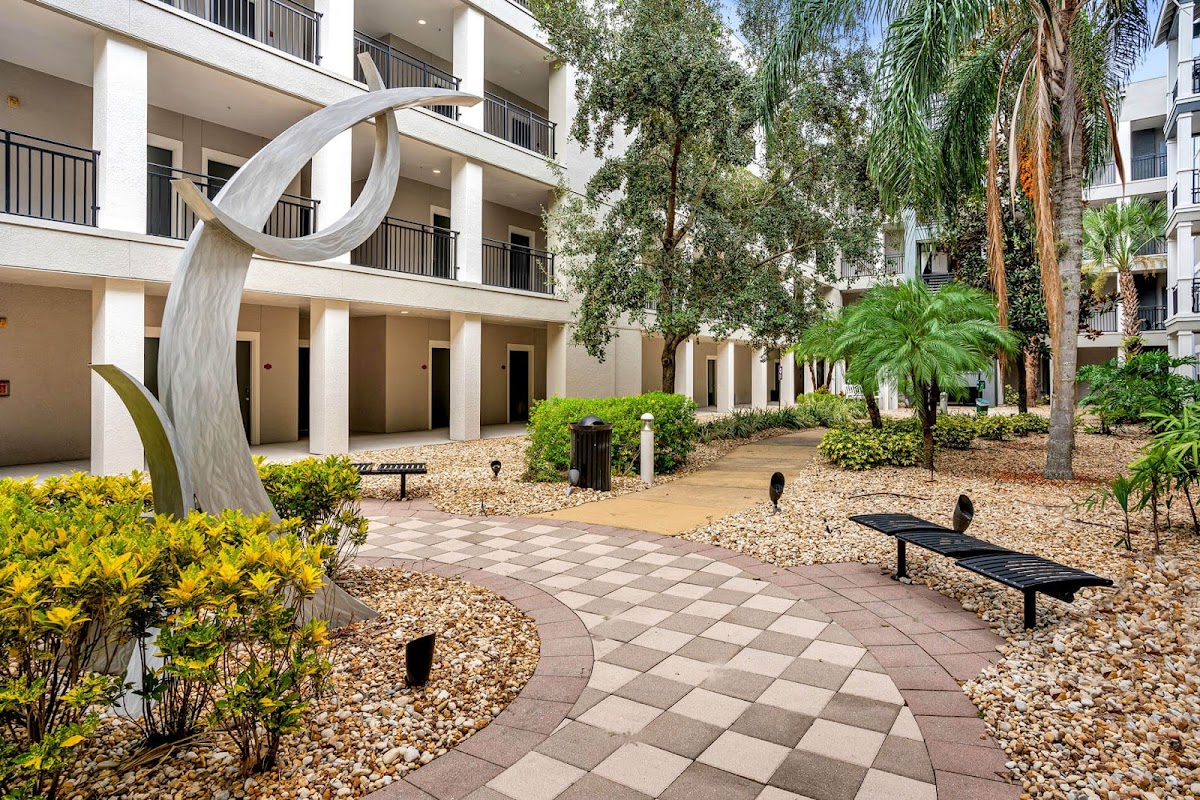 The Vintage Lofts at West End apartments in Tampa, FL