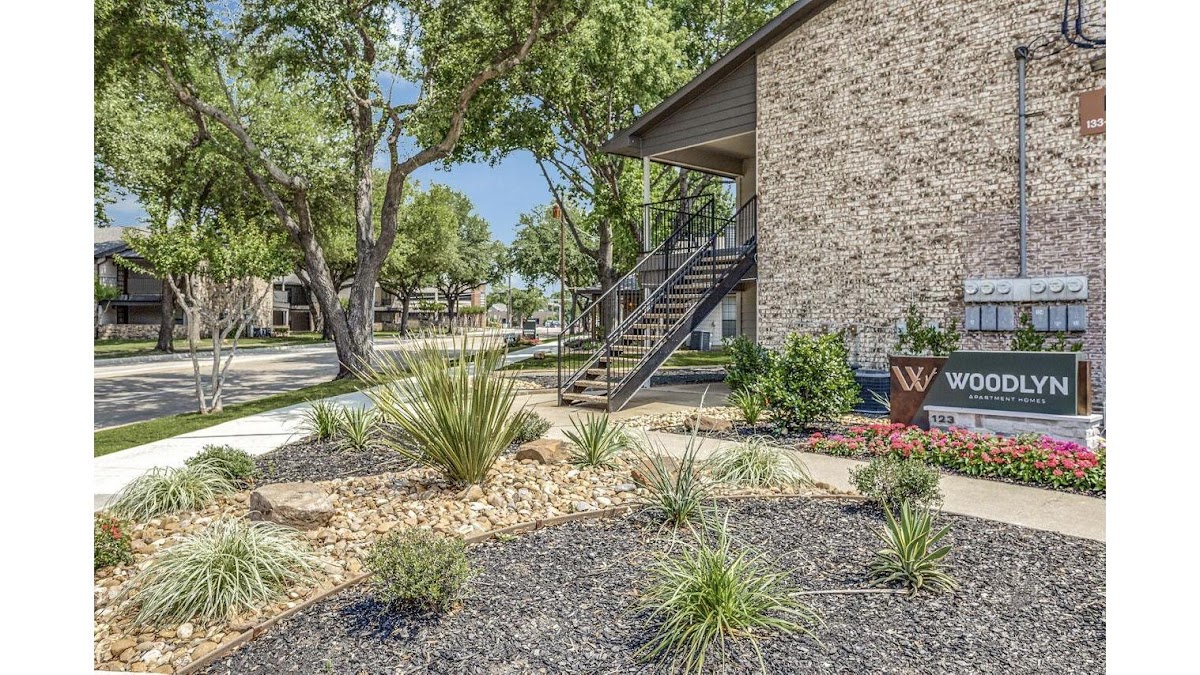 Woodlyn apartments in Mckinney, TX