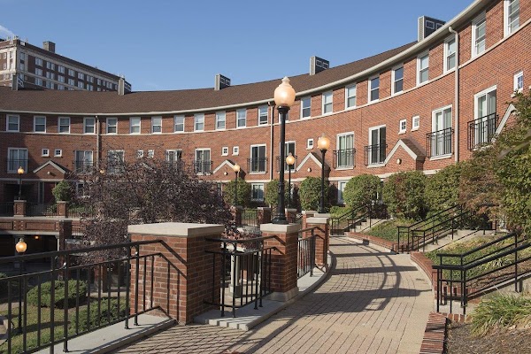 Crescent Centre Apartments & Townhomes apartments in Louisville, KY
