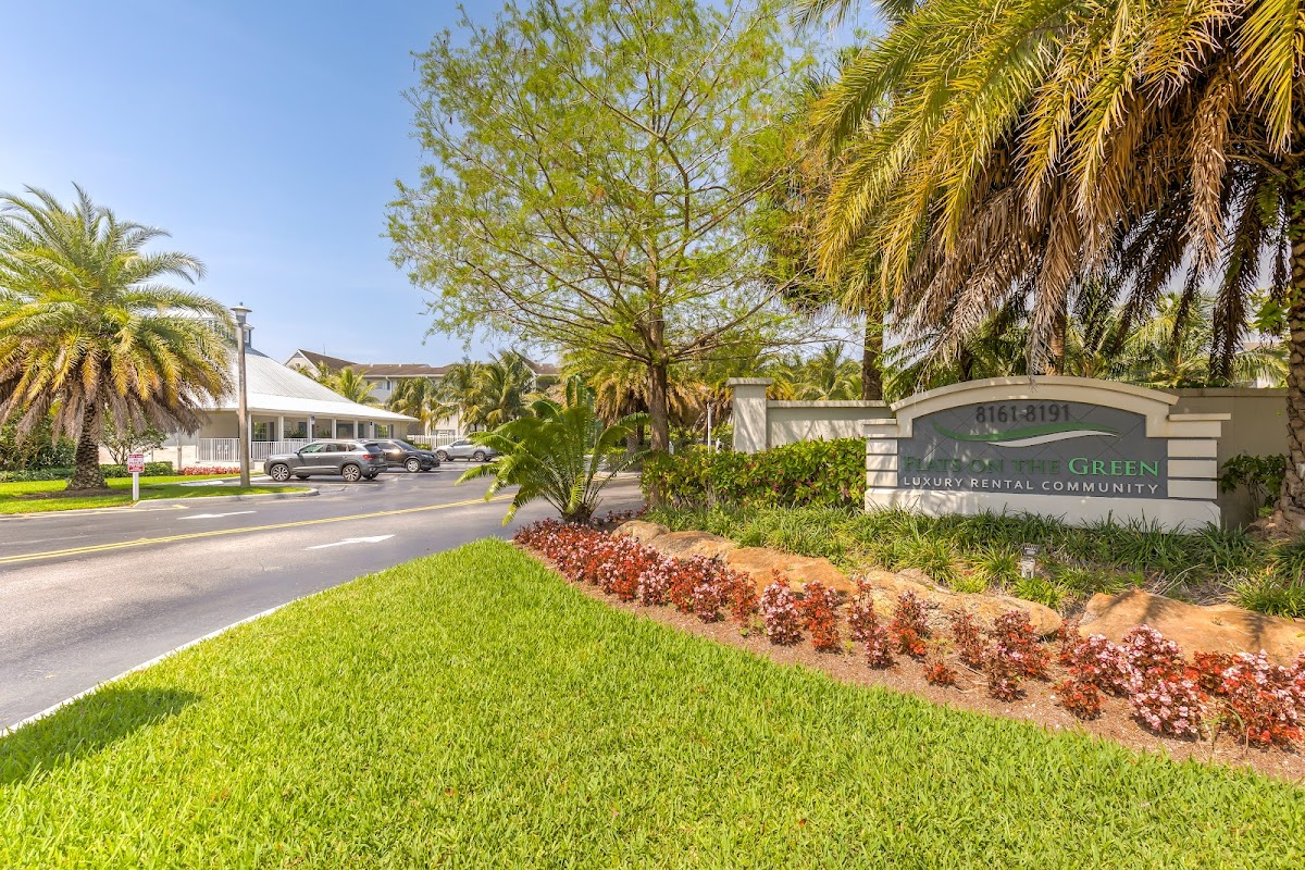 Flats on the Green apartments in Coral Springs, FL
