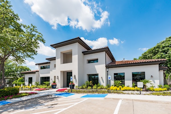 Cortland Walnut Hill apartments in Irving, TX