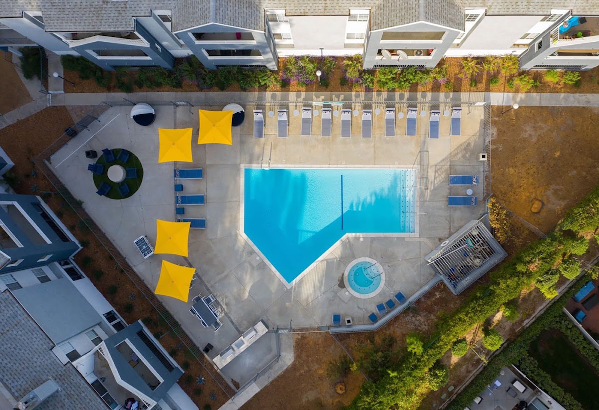 The Retreat apartments in Santa Clarita, CA