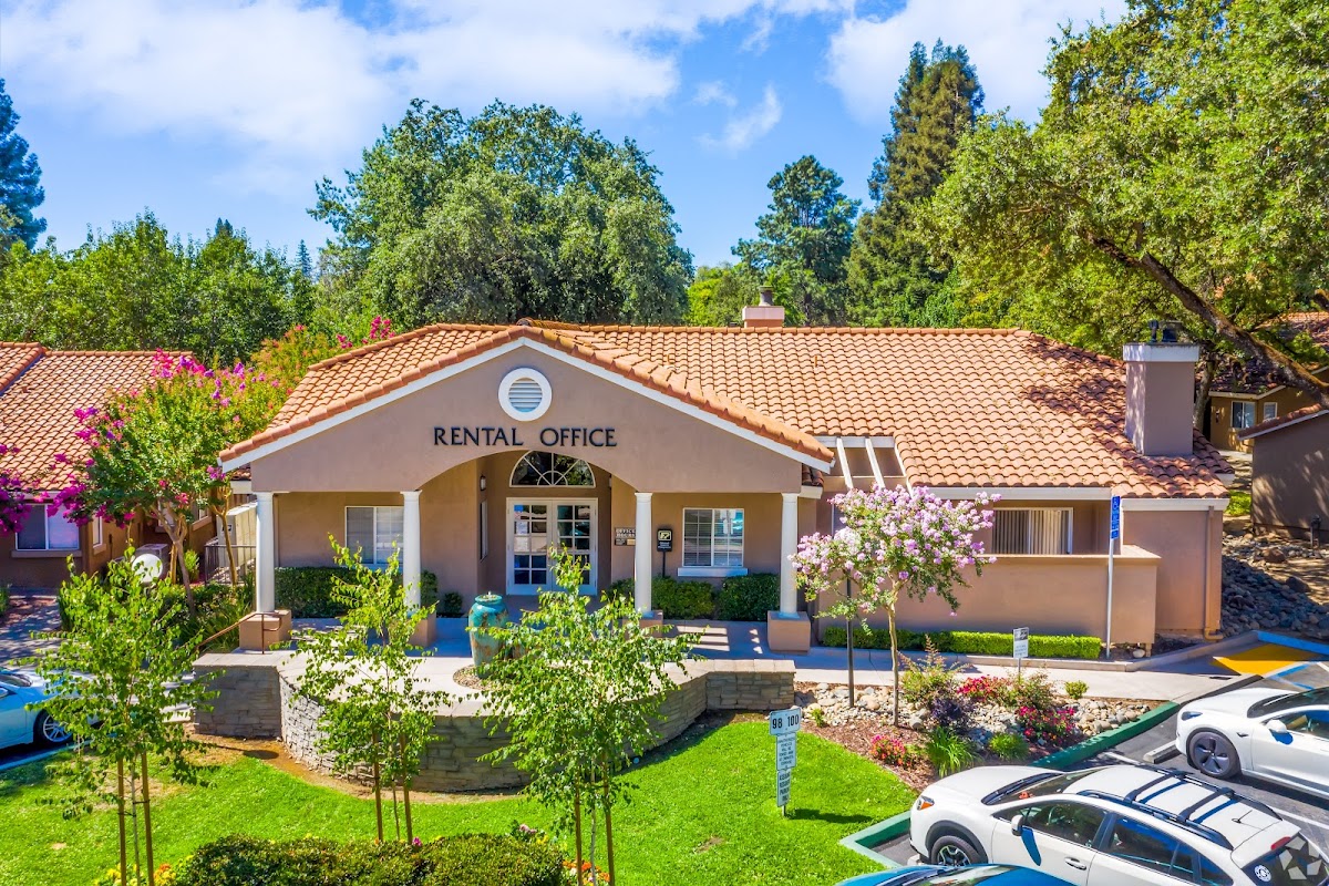 Greenback Ridge apartments in Citrus Heights, CA