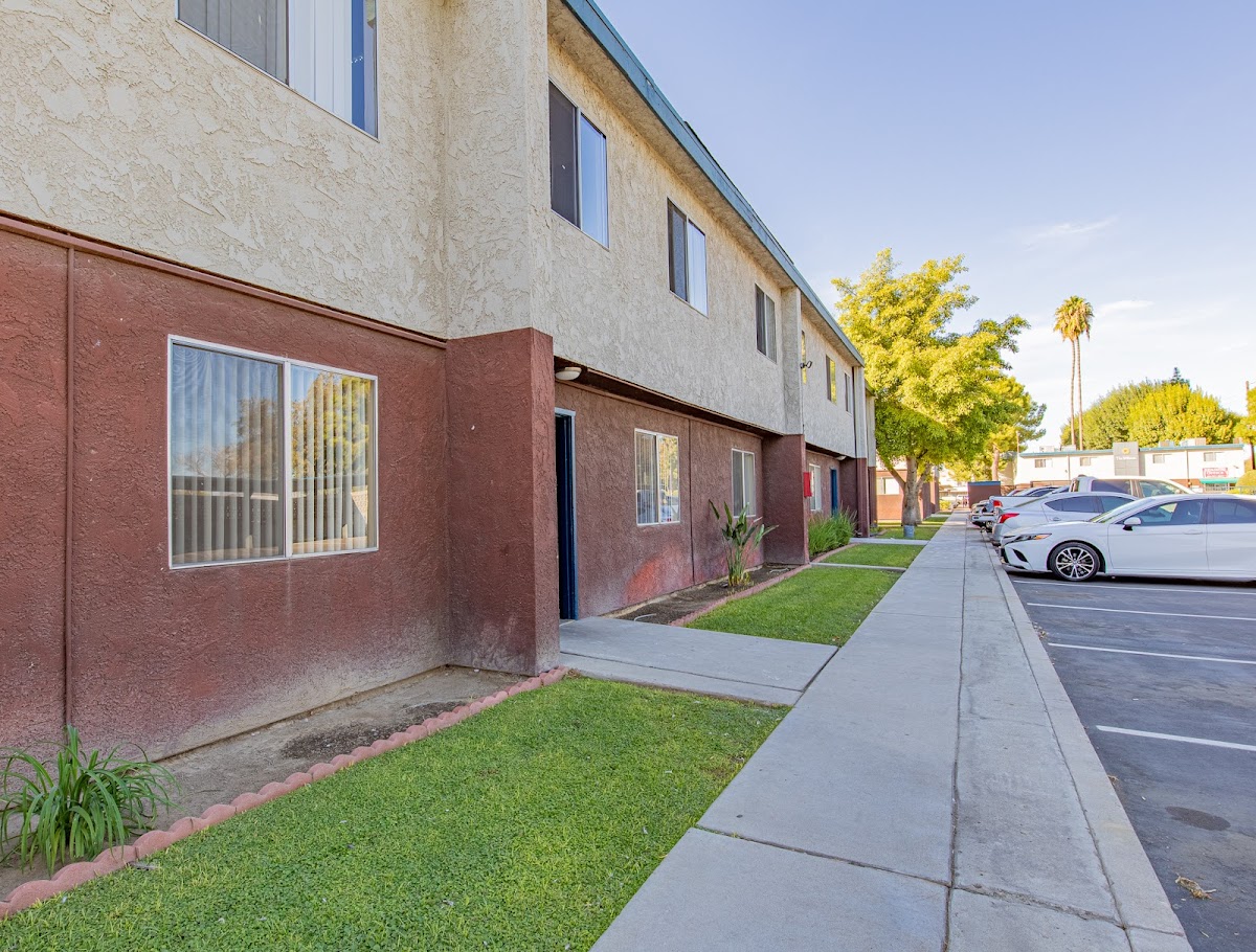 Serramonte Park Apartments apartments in Bakersfield, CA