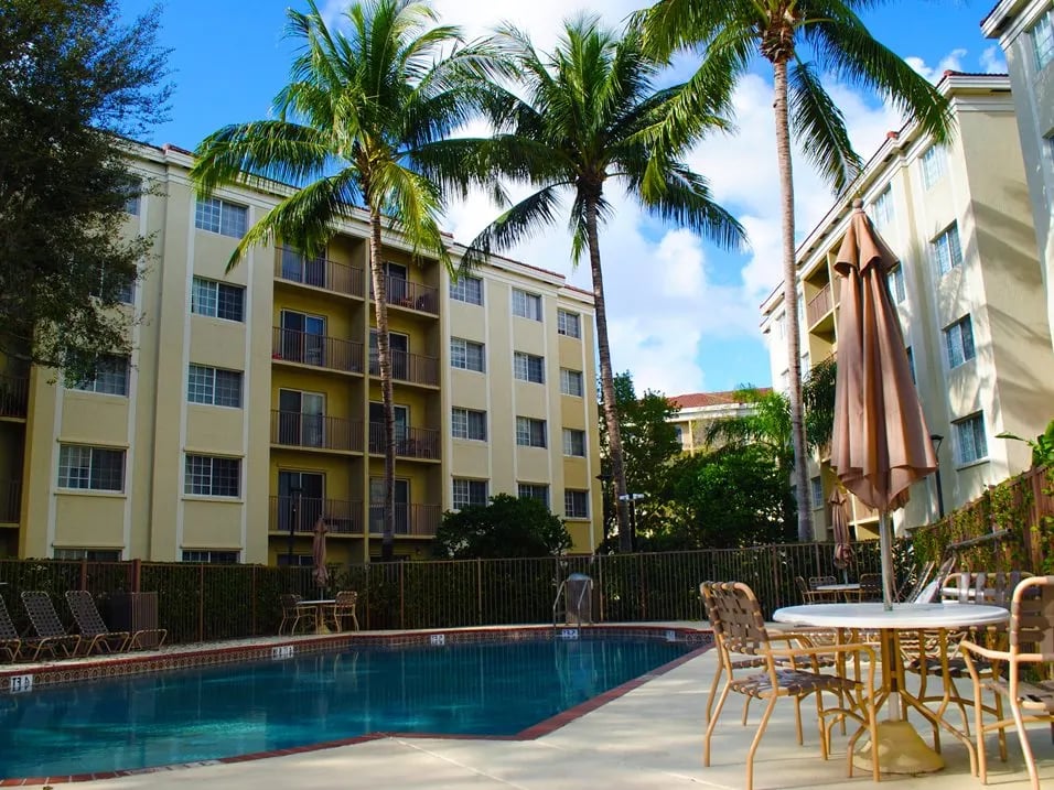 Laguna Pointe Apartments apartments in Pompano Beach, FL