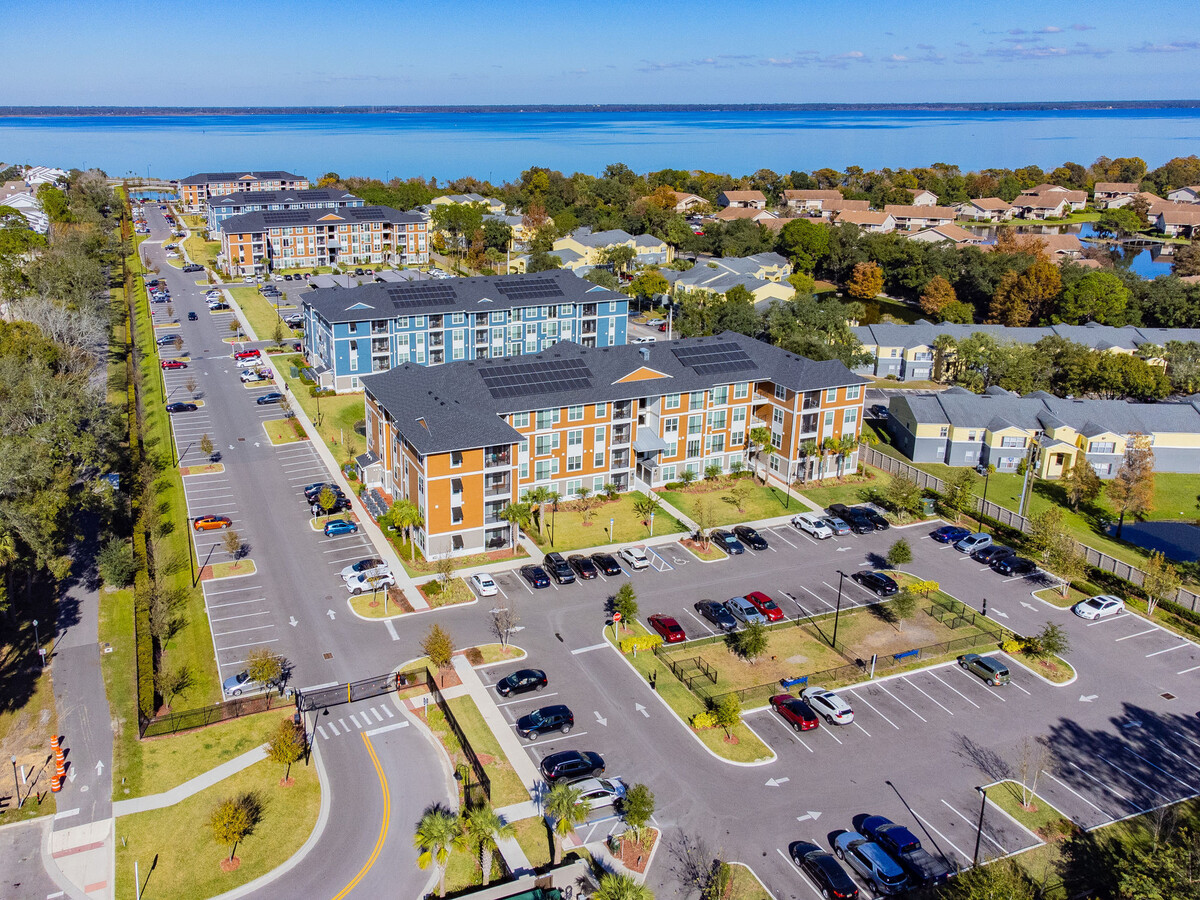 Vue on Lake Monroe apartments in Sanford, FL