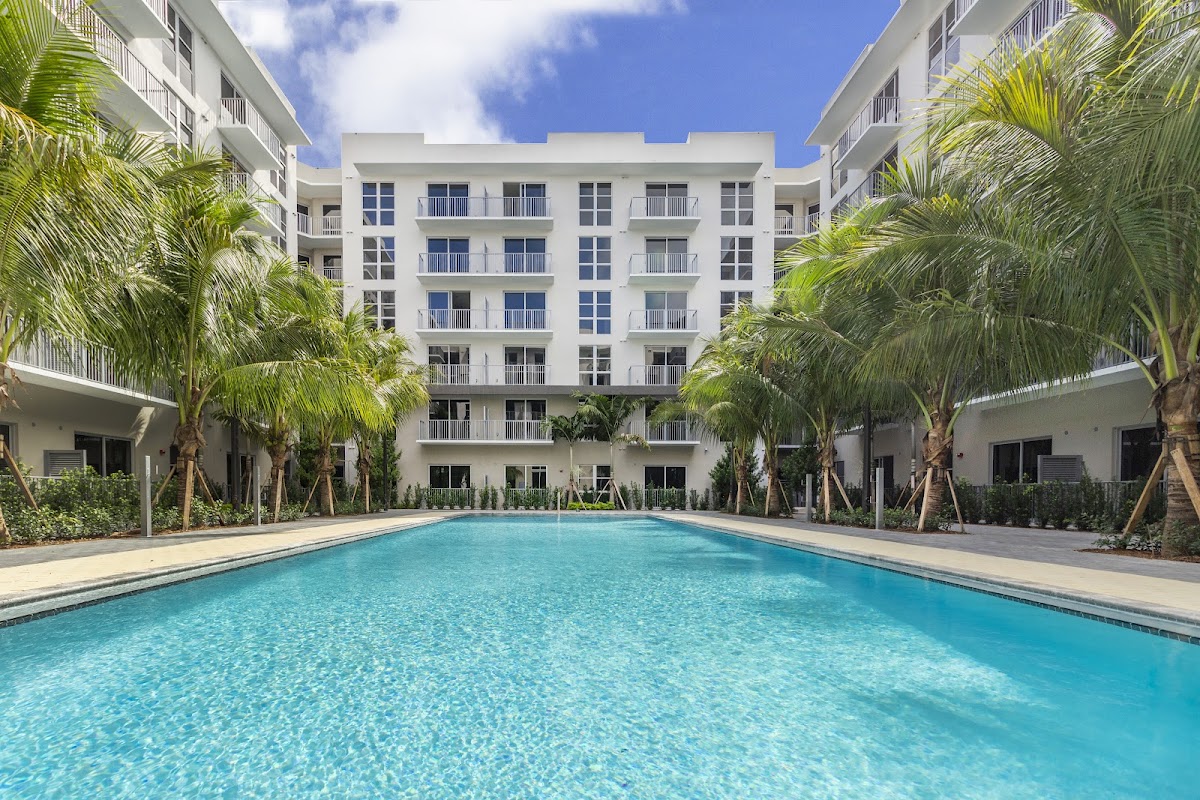 850 Living apartments in Miami, FL