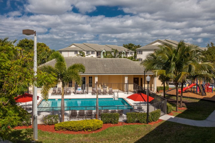 Valencia Pointe Apartments apartments in Hialeah, FL