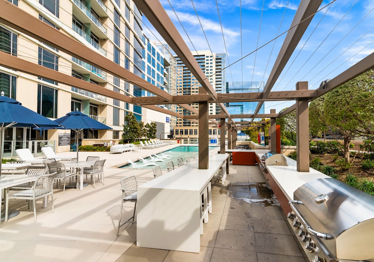 Cortland on McKinney apartments in Dallas, TX