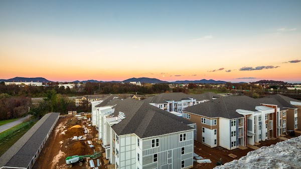 The View at Blue Ridge Commons apartments in Roanoke, VA