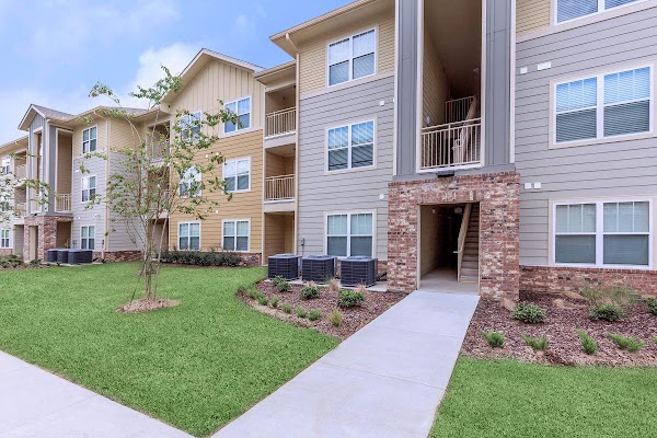 Port Royal apartments in Baton Rouge, LA