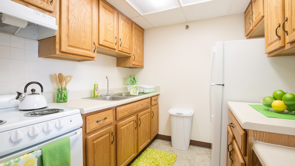 Plymouth Square Village apartments in Dearborn, MI