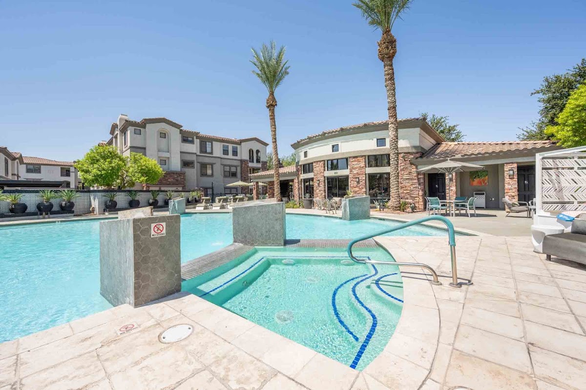 Zone Luxe apartments in Peoria, AZ